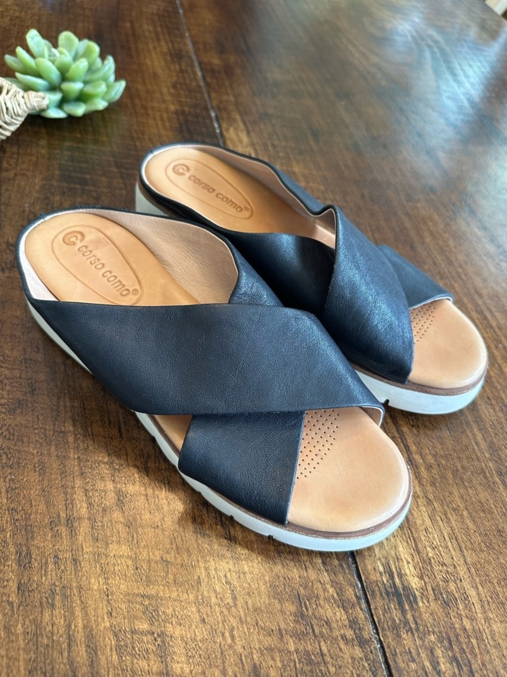 Corso Como | Brunna Black Leather Cross-Strap Platform Slide Sandals, Sz. 7.5